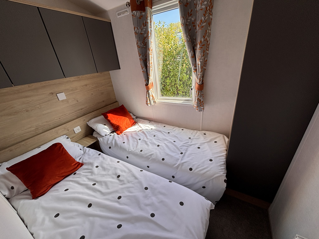 atlas chorus bedroom